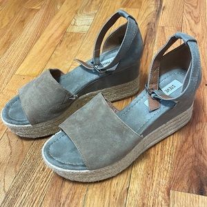 Steve Madden Raised sandals